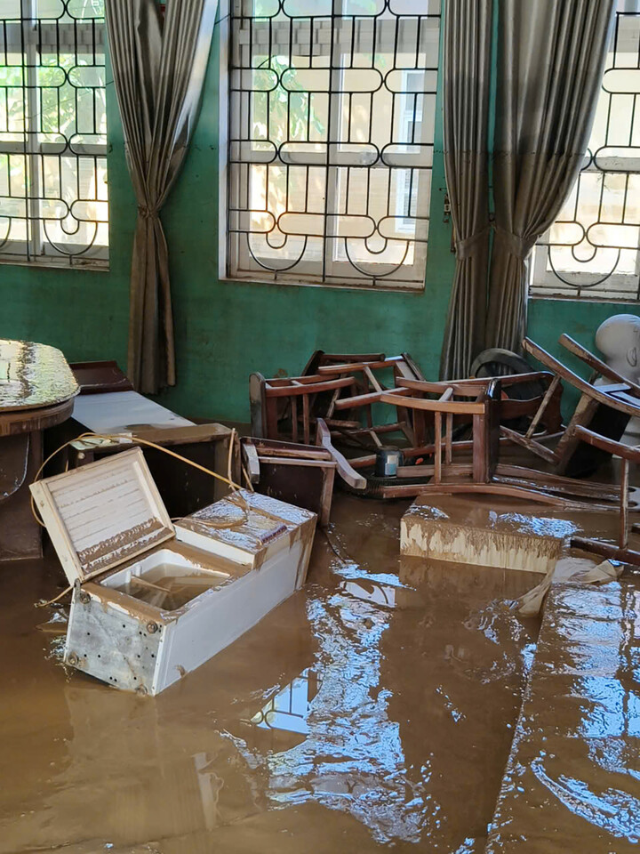 洪水が2メートル以上上昇した後のランソンの学校の悲痛な光景 - 3