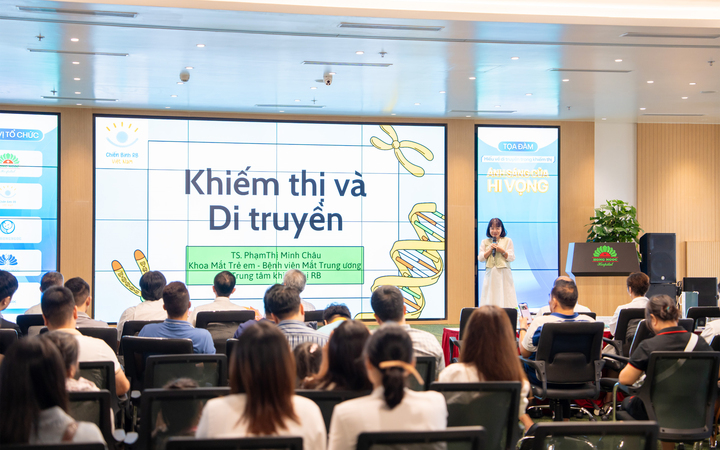 Cơ hội sinh con khỏe mạnh cho gia đình khiếm thị