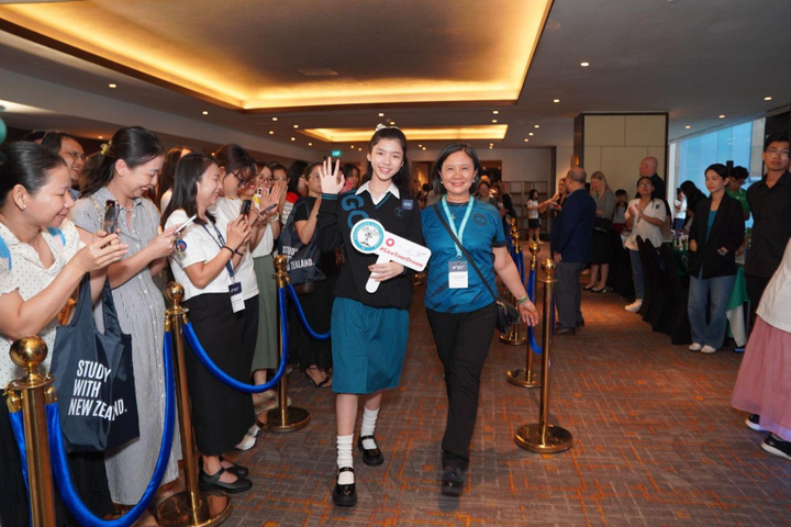 Màn trình diễn đồng phục độc đáo từ 30 trường New Zealand (Ảnh: BTC)