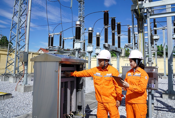 Vững vàng vượt khó, EVNNPC hoàn thành toàn diện chỉ tiêu 9 tháng đầu năm 2025 - 1