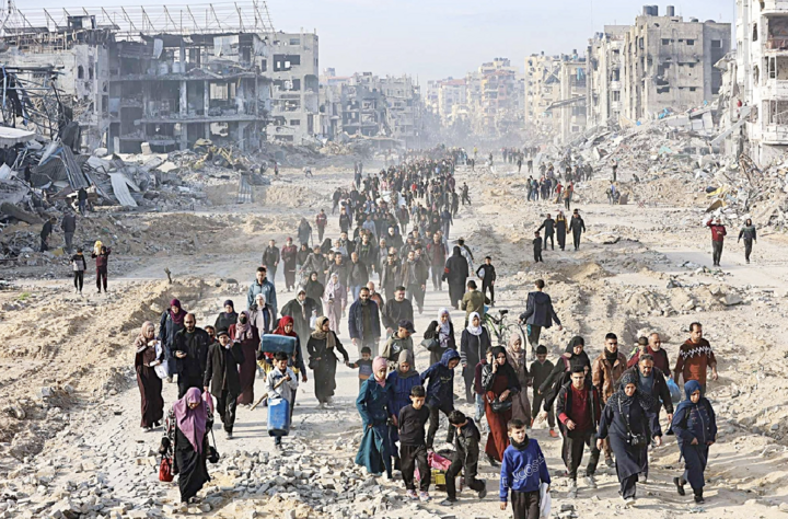 Dòng người Palestine rời khu vực thành phố Gaza. (Ảnh: Getty)