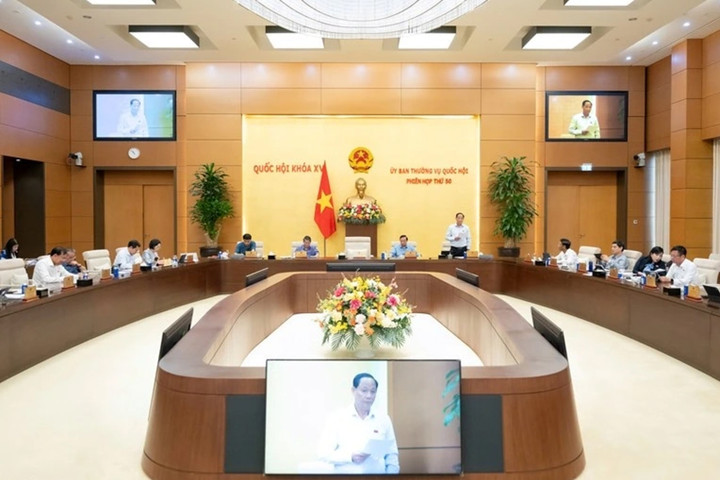 Ủy ban Thường vụ Quốc hội cho ý kiến về dự thảo Luật sửa đổi, bổ sung một số điều của Luật Công nghiệp quốc phòng, an ninh và động viên công nghiệp. (Ảnh: Quốc hội)