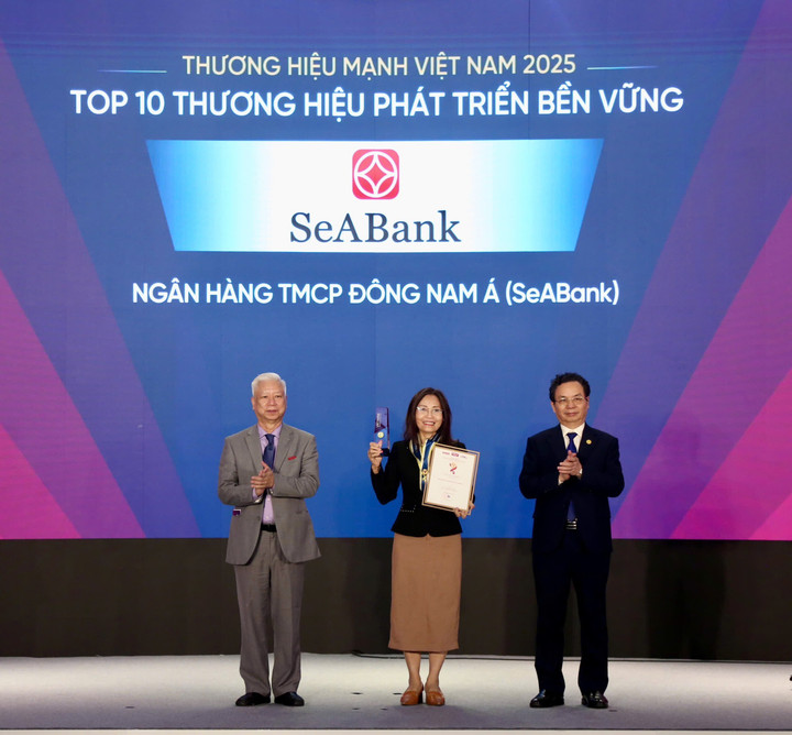 SeABank giữ vững danh hiệu Thương hiệu Mạnh Việt Nam 17 năm liên tiếp - 1