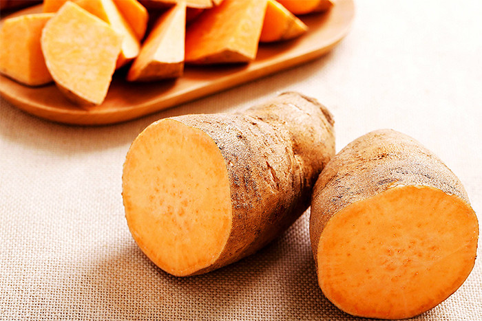 Khoai lang có mặt trong chế độ ăn ở những vùng đất nổi tiếng về tuổi thọ. (Ảnh: Sohu)