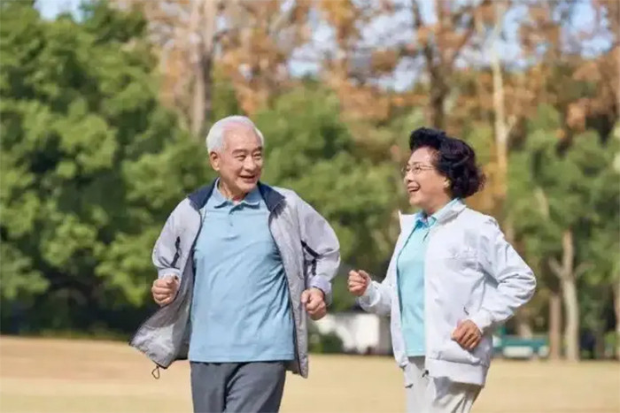 Chế độ ăn uống và tập luyện hợp lý sẽ giúp kéo dài tuổi thọ. (Ảnh: Sohu)