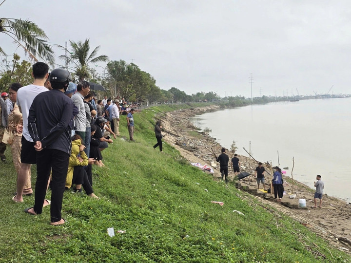 Hiện trường nơi xảy ra sự việc. (Ảnh: T.Lương)