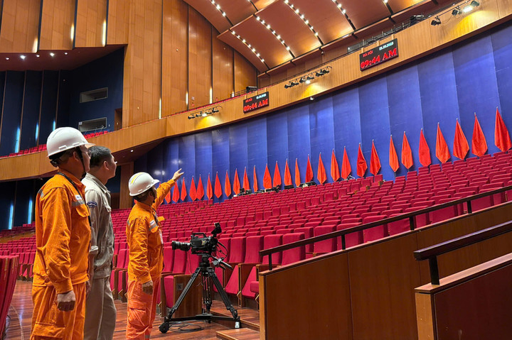 EVNHANOI đã xây dựng phương án đảm bảo cung cấp điện an toàn, liên tục và ổn định phục vụ Đại hội đại biểu Đảng bộ Thành phố Hà Nội lần thứ XVIII.