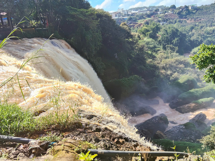 Thác Voi - nơi chị N. rơi xuống và mất tích. (Ảnh: An Sinh)