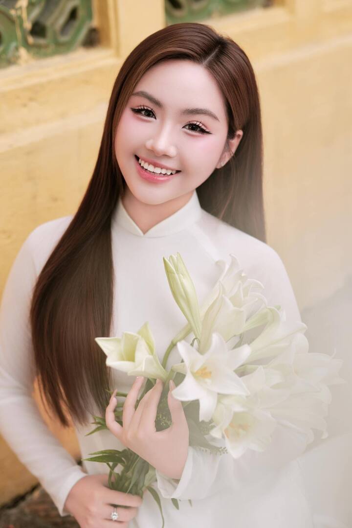 Khánh An được mệnh danh là "ngọc nữ bolero".