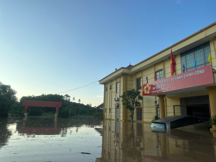 Petrovietnam hỗ trợ các tỉnh Bắc Ninh và Lạng Sơn khắc phục hậu quả bão số 11 - 1