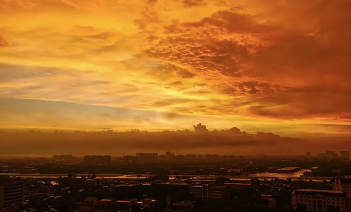 Theo các chuyên gia, hiện tượng này thường được hình thành khi bầu không khí có nhiều hơi ẩm, trong khi ngoài khơi xa đang tồn tại các xoáy thuận nhiệt đới (bão hoặc áp thấp nhiệt đới). Hiện tượng này cũng thường xuất hiện trước các cơn dông lốc, thời tiết mưa nắng thất thường, không phân bố đều giữa các khu vực.