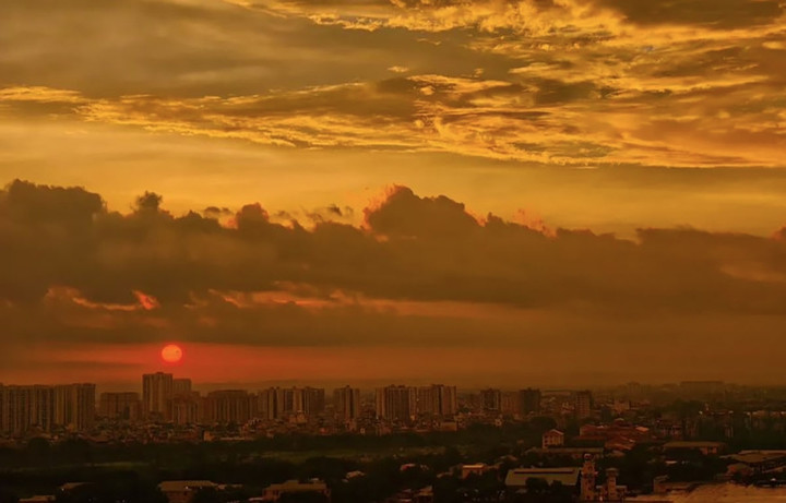 Trước đó, theo Trung tâm Dự báo khí tượng thủy văn quốc gia, khoảng 3h ngày 16/10, qua theo dõi trên ảnh vệ tinh, số liệu định vị dông sét và ra đa thời tiết phát hiện thấy vùng mây đối lưu phát triển và gây mưa dông cho khu vực các tỉnh Hưng Yên, Ninh Bình, Hải Phòng.