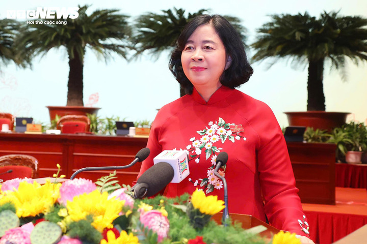 Bà Bùi Thị Minh Hoài - Ủy viên Bộ Chính trị, Bí thư Thành ủy Hà Nội được bầu vào Ban Chấp hành Đảng bộ TP Hà Nội khóa XVIII.