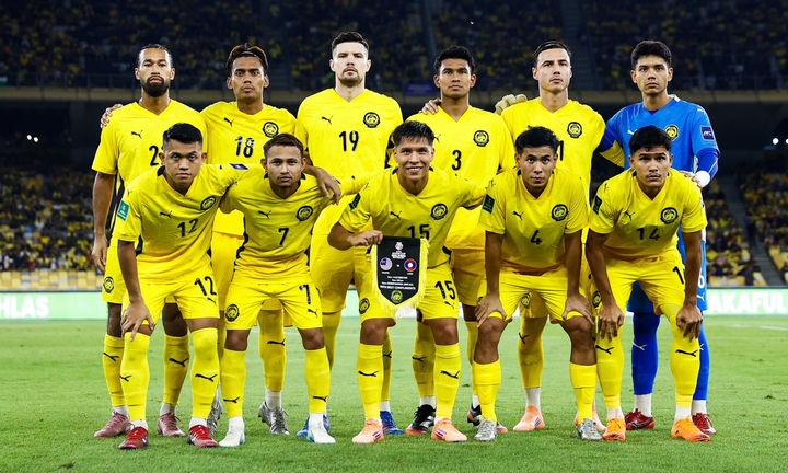 Đội tuyển Malaysia tiến gần Việt Nam trên bảng xếp hạng FIFA.