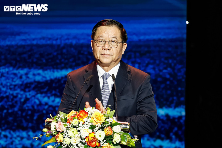 Trưởng Ban Tuyên giáo và Dân vận Trung ương Nguyễn Trọng Nghĩa phát biểu chỉ đạo tại buổi lễ.