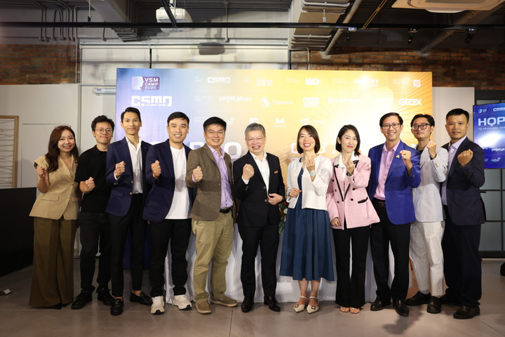 Tập thể Ban tổ chức - CSMO Việt Nam và Công ty Le Bros.