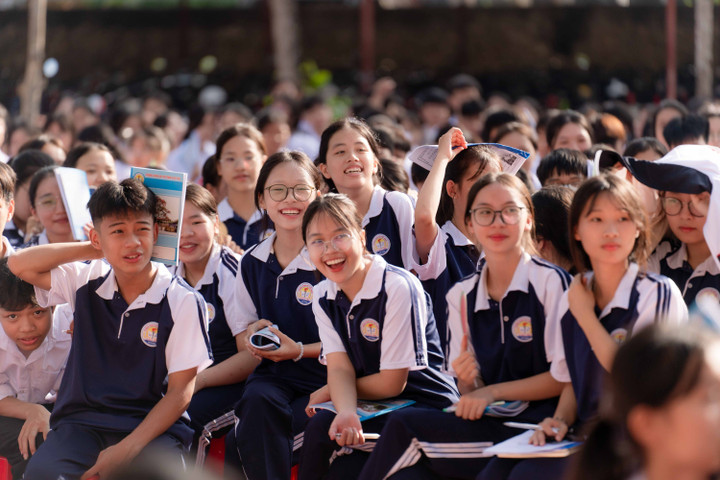 Những hình ảnh ấn tượng trong roadshow xuyên Việt của 'Tiếng nói Xanh' mùa 3 - 4