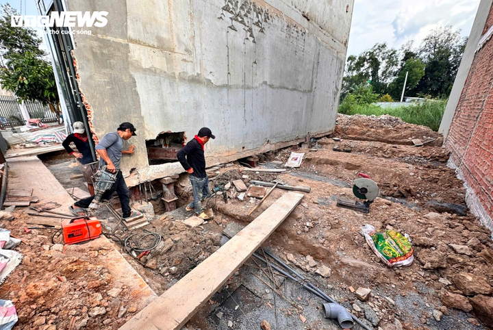 Việc di dời được "thần đèn" thực hiện trong 3 tuần.