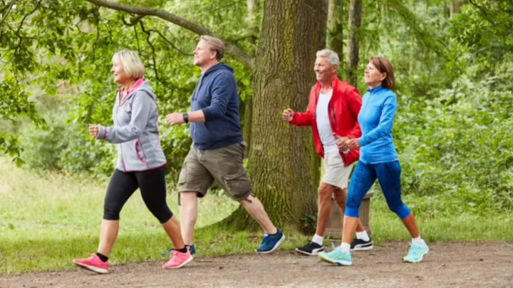 Tại sao nên đi bộ vào buổi sáng?