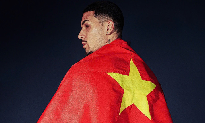 Đỗ Hoàng Hên thi đấu với tư cách cầu thủ Việt Nam.