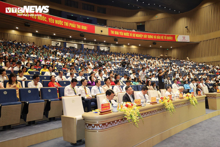 Thành phố có 250 gương điển hình tiên tiến, tiêu biểu trong phong trào thi đua yêu nước giai đoạn 2020 - 2025,