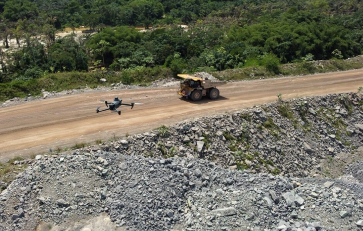 Dùng drone ngăn chặn khai thác vàng trái phép