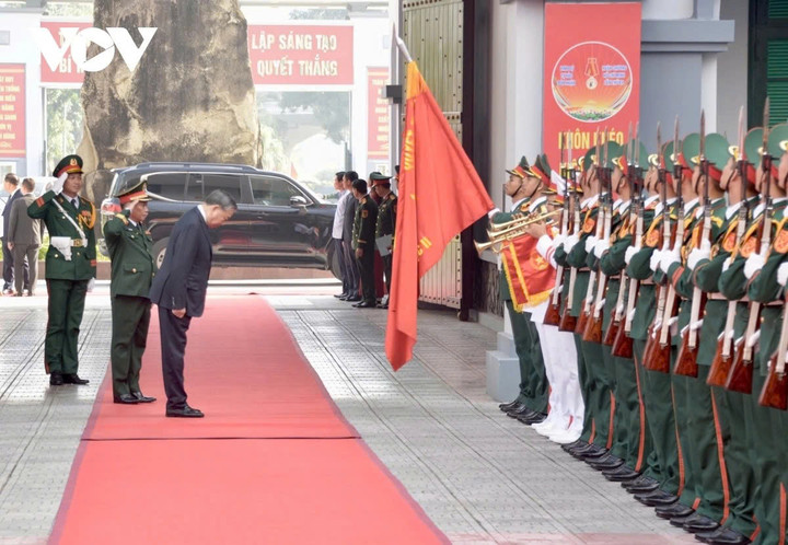 Tổng Bí thư Tô Lâm duyệt đội danh dự.