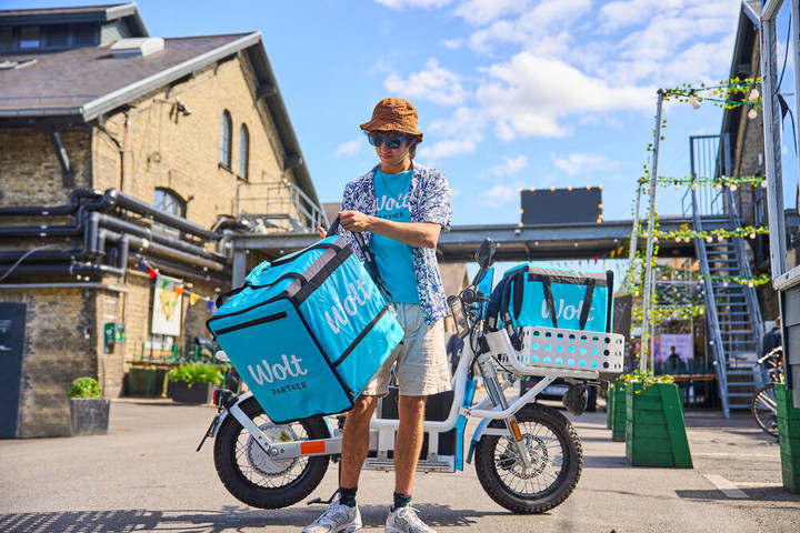 Từ bữa ăn đến bưu kiện – mỗi chuyến giao hàng xanh là một bước tiến vì môi trường. (Nguồn: Wolt)