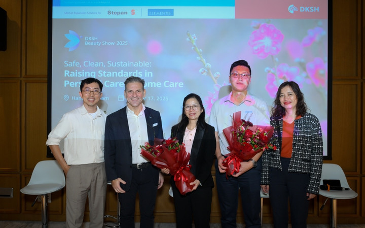 Các chuyên gia ngành hoá chất tại buổi toạ đàm.