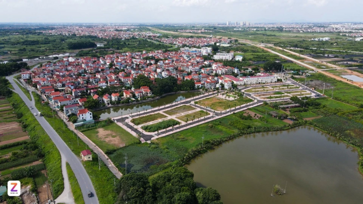 Tình trạng thắng đấu giá đất rồi bỏ cọc từng diễn ra tại nhiều khu vực vùng ven của Hà Nội. (Ảnh: Zing)