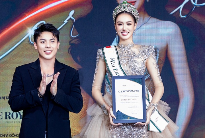 Nói lý do chọn Mỹ Anh tham dự cuộc thi năm nay, ông Phạm Duy Khánh - Ủy viên Ban chấp hành Hội người mẫu Việt Nam khẳng định: “Trịnh Mỹ Anh là cô gái bản lĩnh và chủ động. Chính việc cô ấy tự xin đi thi làm chúng tôi thấy rõ sự nghiêm túc, tinh thần cầu tiến và năng lượng tích cực của một đại diện Việt Nam xứng đáng”.