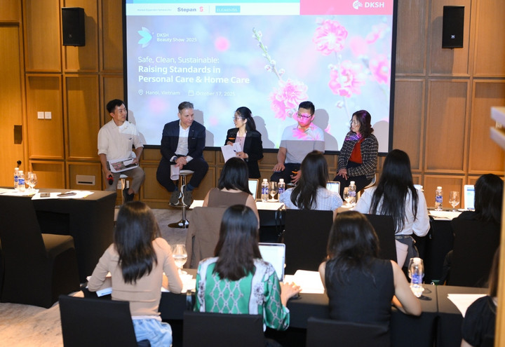 Toàn cảnh toạ đàm.