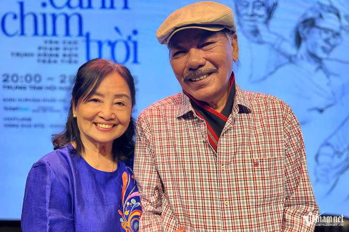 Nhạc sĩ Trần Tiến và bà xã - nhà giáo Trần Thị Bích Ngà.