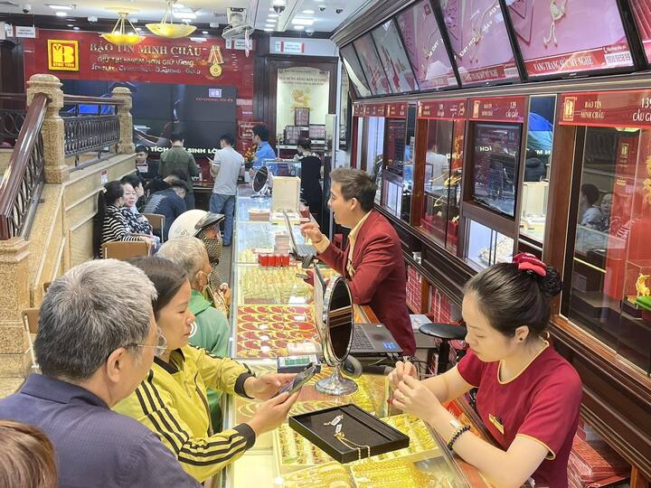 Giá vàng đang tăng mạnh như một