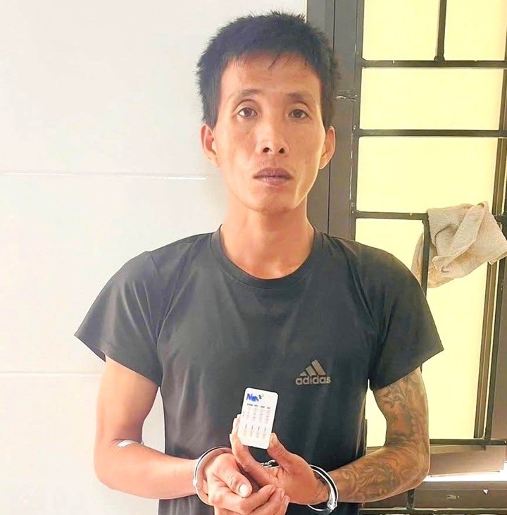 Nguyễn Văn Nam bị Công an bắt giữ tối 19/10. (Ảnh: Công an xã Cổ Đạm)