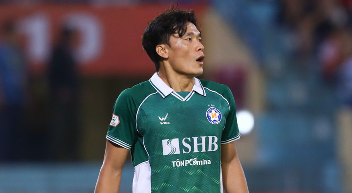 Bùi Tiến Dũng gặp chấn thương.