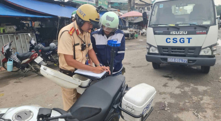 Đại diện PC08 cho biết, sau 10 ngày ra quân lực lượng chức năng lập biên bản xử lý hơn 5.100 trường hợp vi phạm nồng độ cồn.