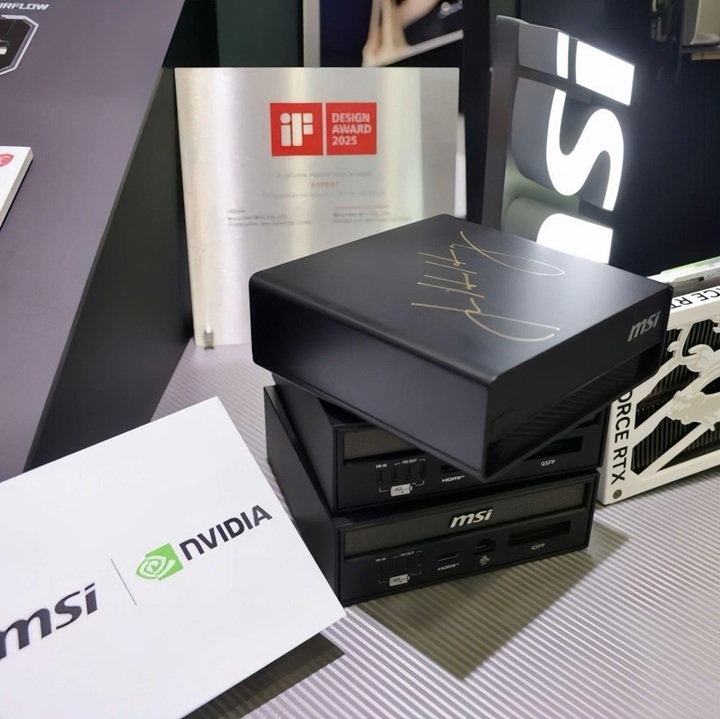 MSI EdgeXpert는 엔비디아 사장이자 억만장자 젠슨 황의 서명으로 Computex 2025에서 소개되었습니다.