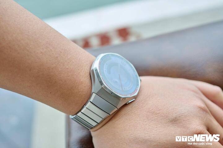 Ervaar Huawei Watch GT6 Pro Titanium: goed hout, goede verf - 3