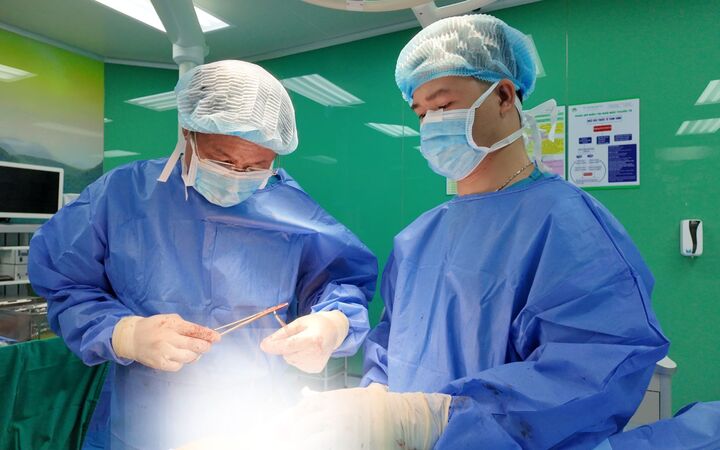 Phẫu thuật kết hợp xương giúp trẻ sớm lấy lại vận động.