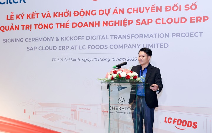 M. Le Van Son, directeur général adjoint permanent de LC Foods, a pris la parole lors de la cérémonie de signature et de lancement du projet de transformation numérique de la gestion d'entreprise SAP Cloud ERP à Ho Chi Minh-Ville le 20 octobre.