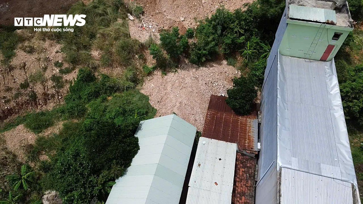 "Xã cũng đề nghị chủ đầu tư, đơn vị thi công phối hợp chi trả tiền hỗ trợ, bồi thường các trường hợp người dân có nhà cửa hư hỏng, bị ảnh hưởng do quá trình thi công" - lãnh đạo UBND xã Tuy An Bắc nói.