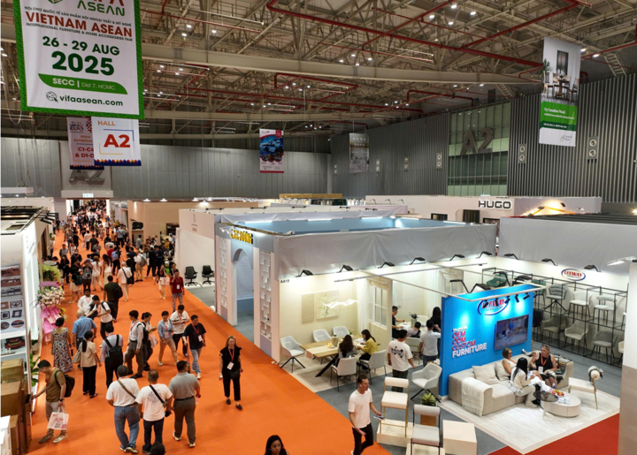 Hơn 75% doanh nghiệp tham gia khảo sát tại VIFA EXPO đều kí kết được hơp đồng hoặc bản ghi nhớ ngay trong 4 ngày diễn ra Hội chợ.