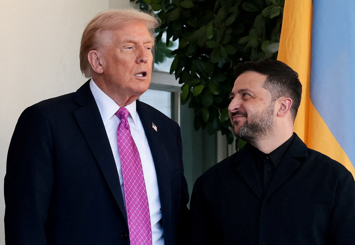 Tổng thống Ukraine Volodymir Zelensky và Tổng thống Mỹ Donald Trump. (Ảnh: Reuters)
