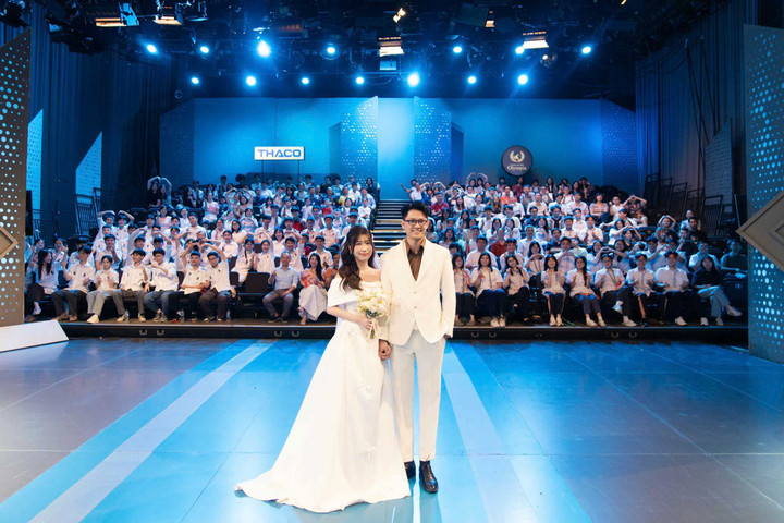 Bộ ảnh cưới được chụp tại nơi tình yêu bắt đầu. (Ảnh: NVCC)