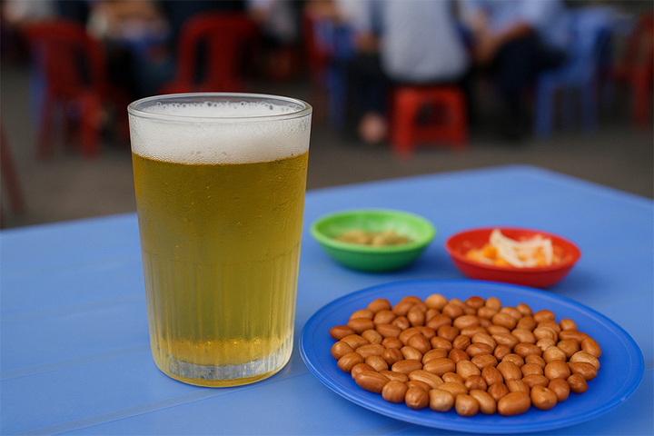 Bia hơi Hà Nội. (Ảnh: AI)