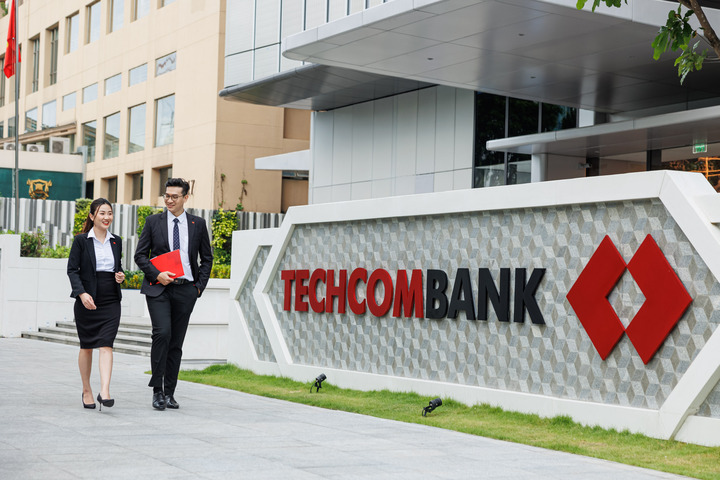 Techcombank lập kỷ lục lợi nhuận quý 3, tiếp đà tăng trưởng bền vững - 4