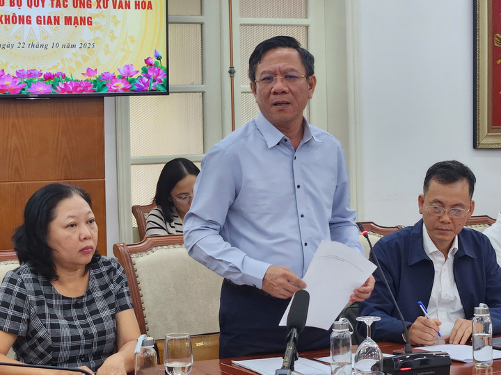 Ông Nguyễn Ngọc Hồi, Phó Giám đốc Sở Văn hóa, Thể thao và Du lịch TP.HCM phát biểu tại hội thảo. (Ảnh: Minh Hoàn)