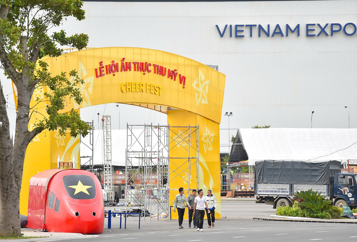 Khu vực "Lễ hội ẩm thực" đã cơ bản hoàn tất.