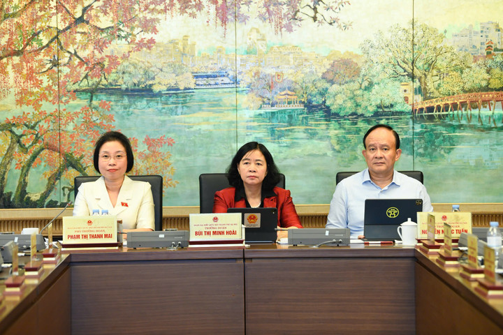 Tổ 1, Đoàn Đại biểu Quốc hội Hà Nội tại phiên thảo luận về dự thảo Luật Giáo dục Đại học (sửa đổi).